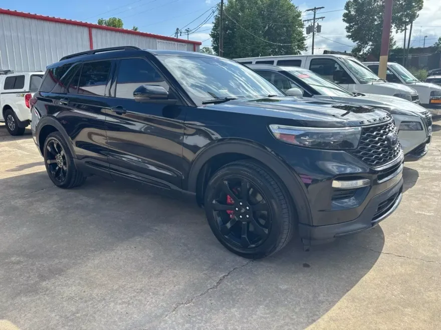 2020 Ford Explorer ST photo 1