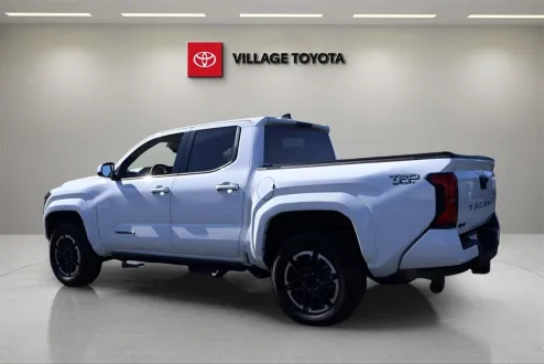 2025 Toyota Tacoma TRD Sport photo 2