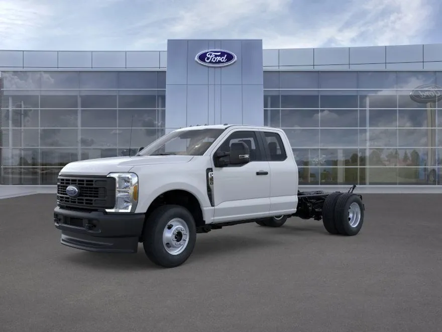 2025 Ford F-350 photo 1