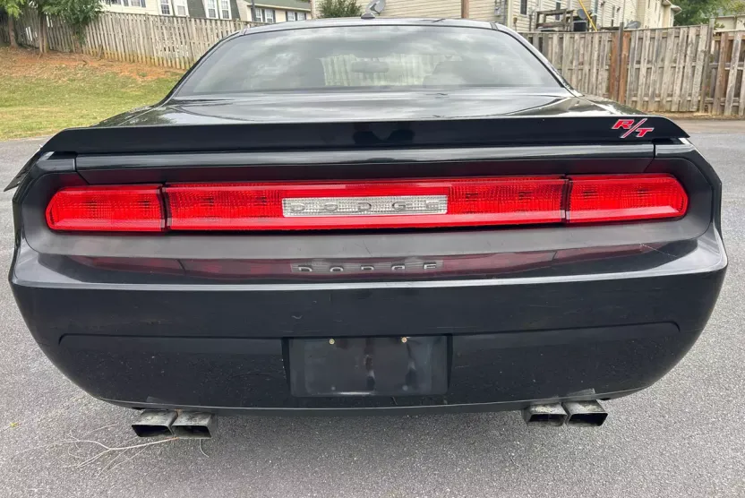 2010 Dodge Challenger R/T photo 1