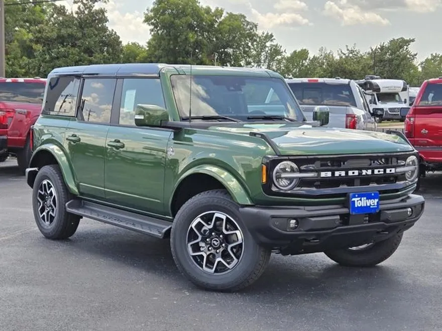 2025 Ford Bronco Outer Banks photo 1