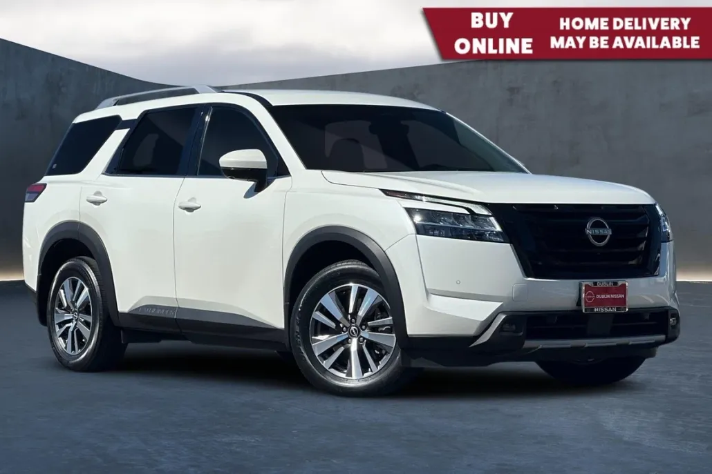 2023 Nissan Pathfinder SL photo 1