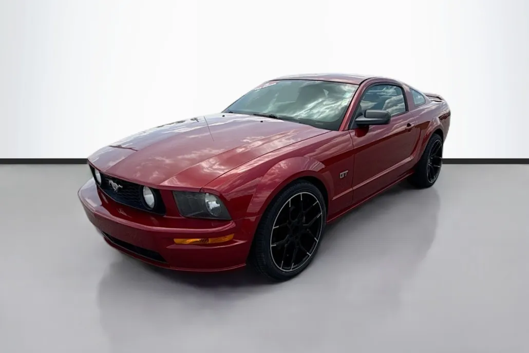 2005 Ford Mustang GT Deluxe photo 1
