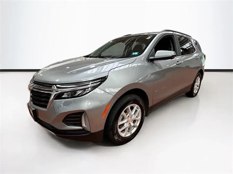 2023 Chevrolet Equinox LT photo 1