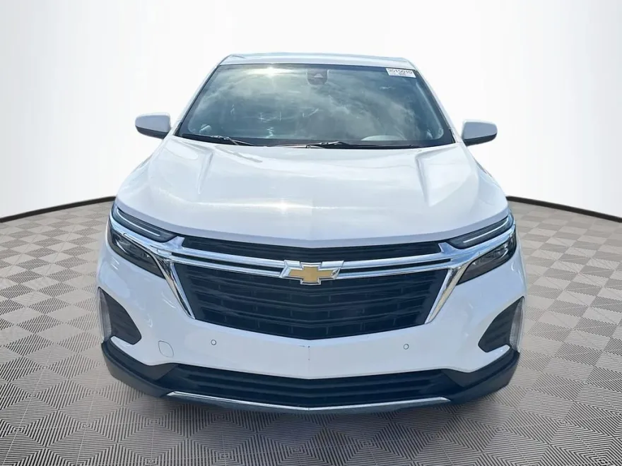 2024 Chevrolet Equinox LT photo 1