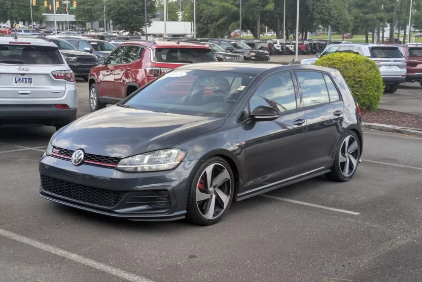 2021 Volkswagen Golf GTI S photo 1