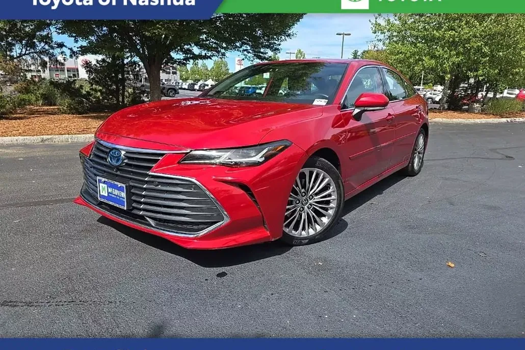 2022 Toyota Avalon Hybrid Limited photo 1