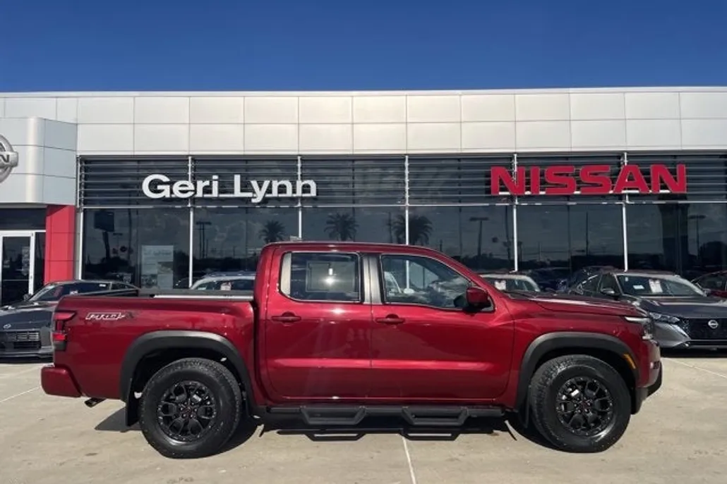 2023 Nissan Frontier PRO-X photo 1