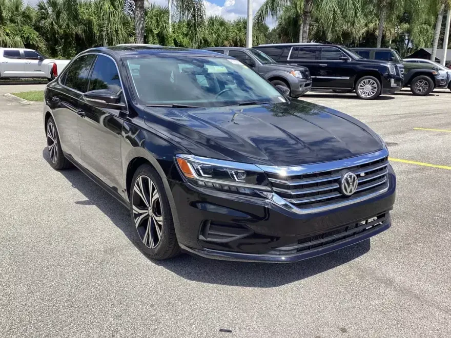 2022 Volkswagen Passat 2.0T SE photo 1
