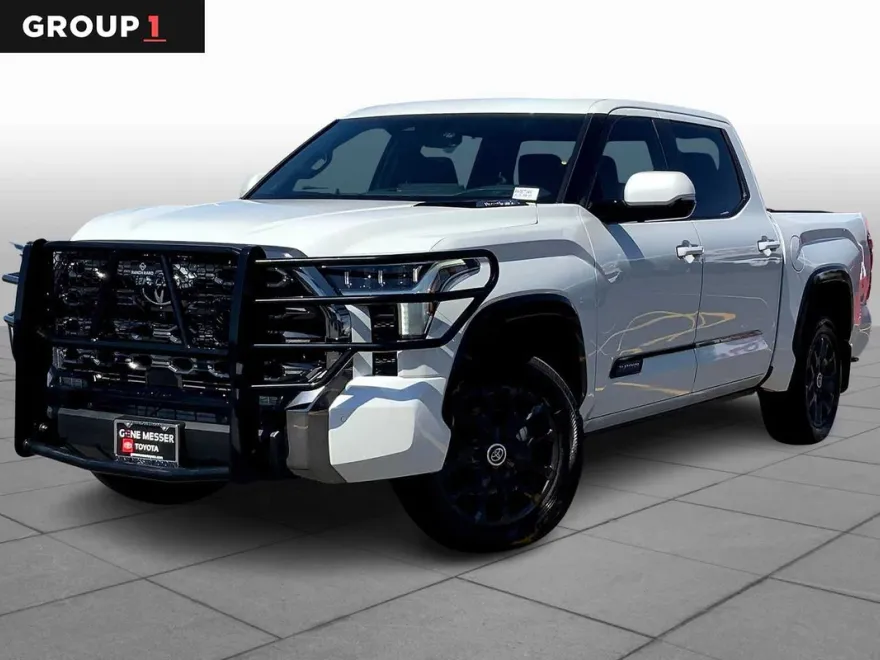 2024 Toyota Tundra Platinum CrewMax photo 1