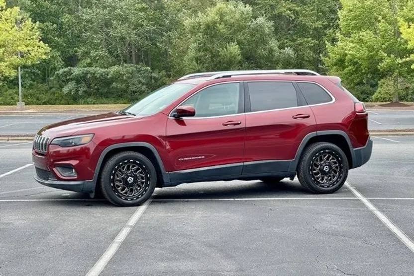 2019 Jeep Cherokee Latitude photo 1