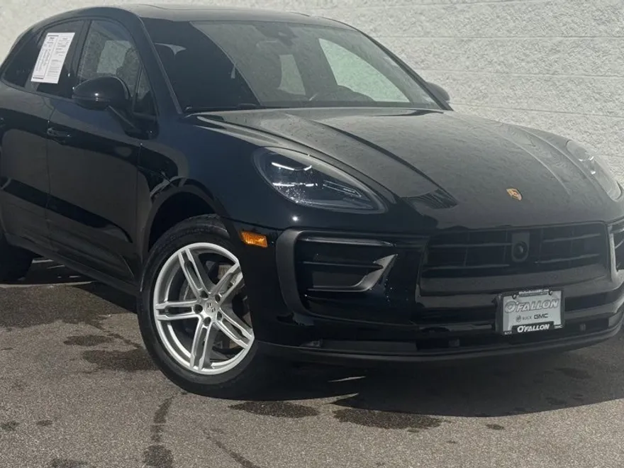 2024 Porsche Macan T photo 1
