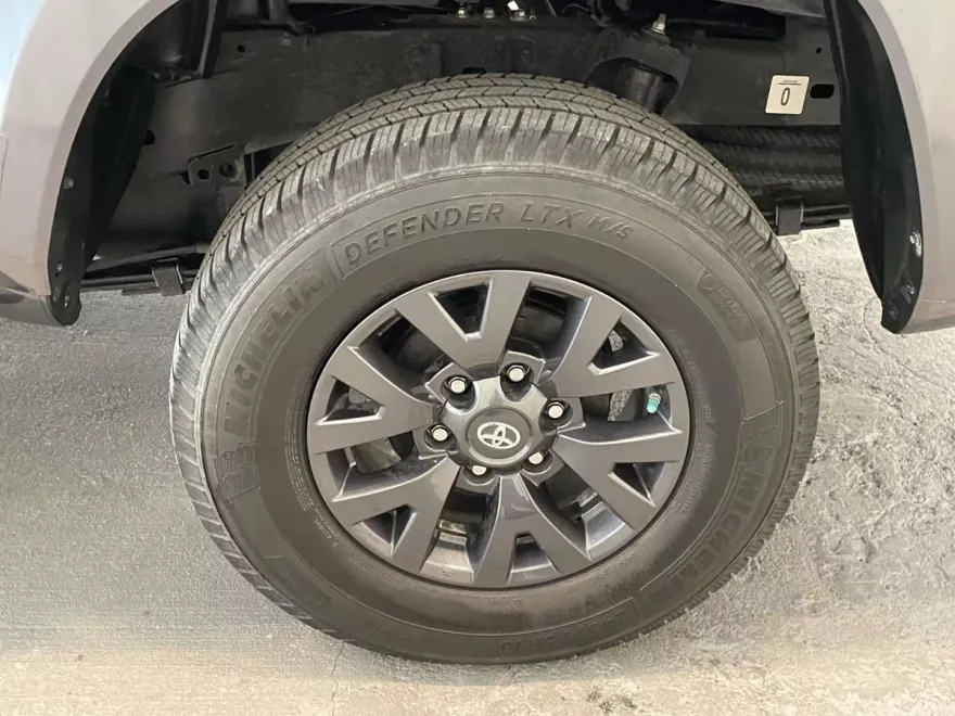 2020 Toyota Tacoma V6 photo 1