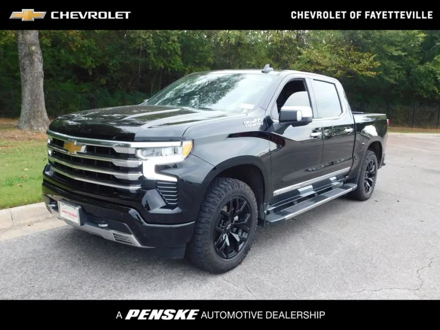 2023 Chevrolet Silverado 1500 High Country photo 1