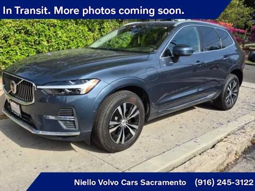 2022 Volvo XC60 Recharge Hybrid Inscription Expression T8 eAWD photo 1