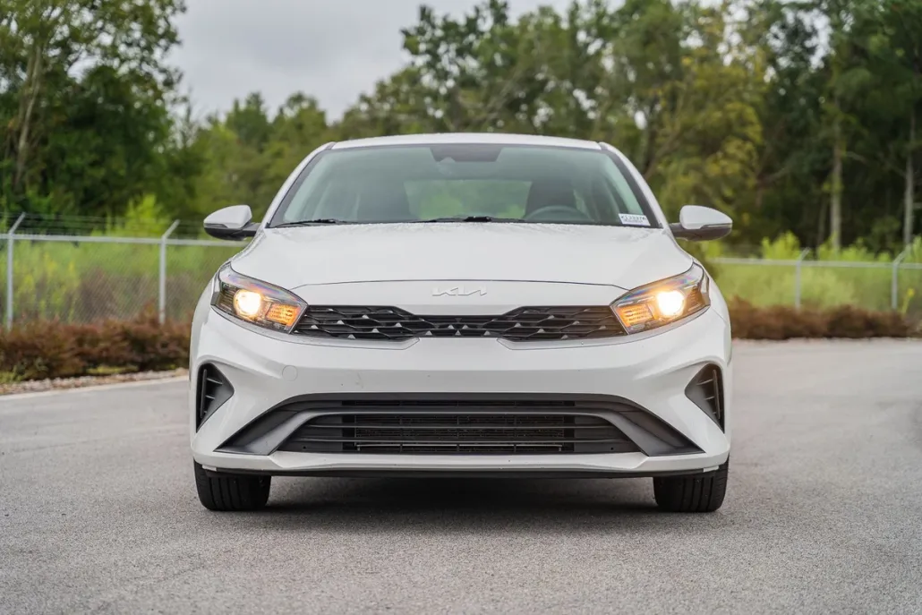 2024 Kia Forte LXS photo 1
