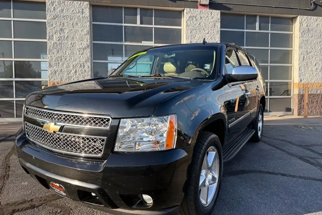 2011 Chevrolet Tahoe LTZ photo 1
