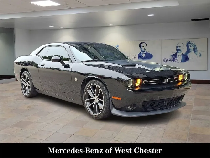 2015 Dodge Challenger R/T Scat Pack photo 1