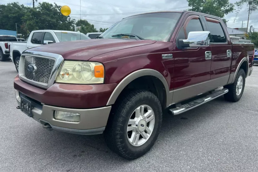 2004 Ford F-150 XLT photo 1