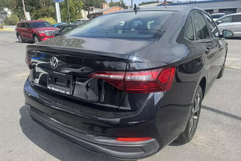 2024 Volkswagen Jetta S photo 1