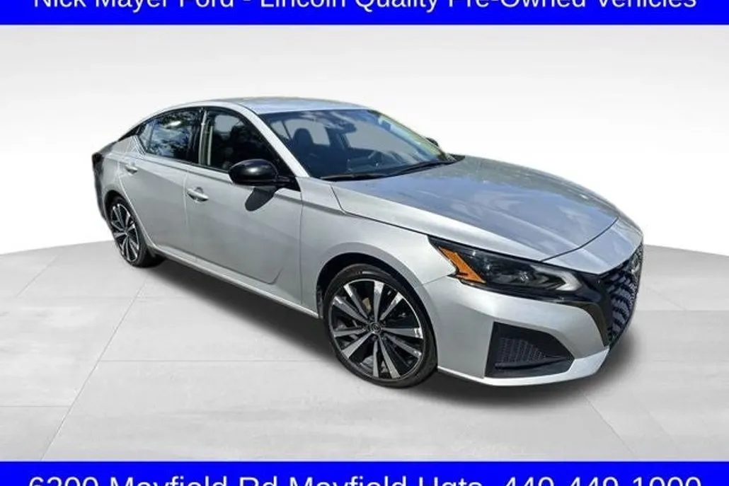 2023 Nissan Altima 2.5 SR photo 1
