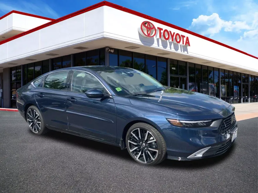 2023 Honda Accord Hybrid Touring photo 1