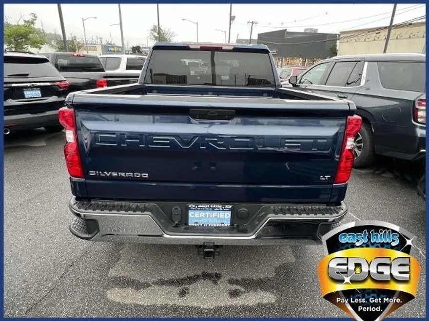2022 Chevrolet Silverado 1500 LT photo 1