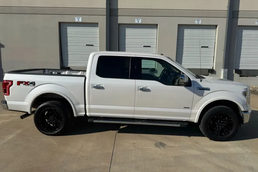 2016 Ford F-150 photo 1