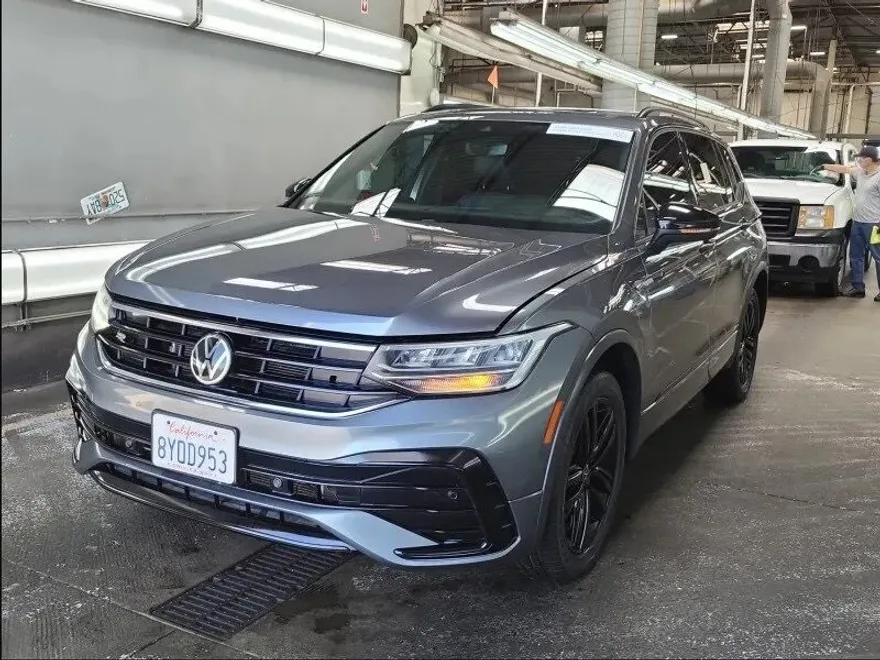 2022 Volkswagen Tiguan SE R-Line Black photo 1