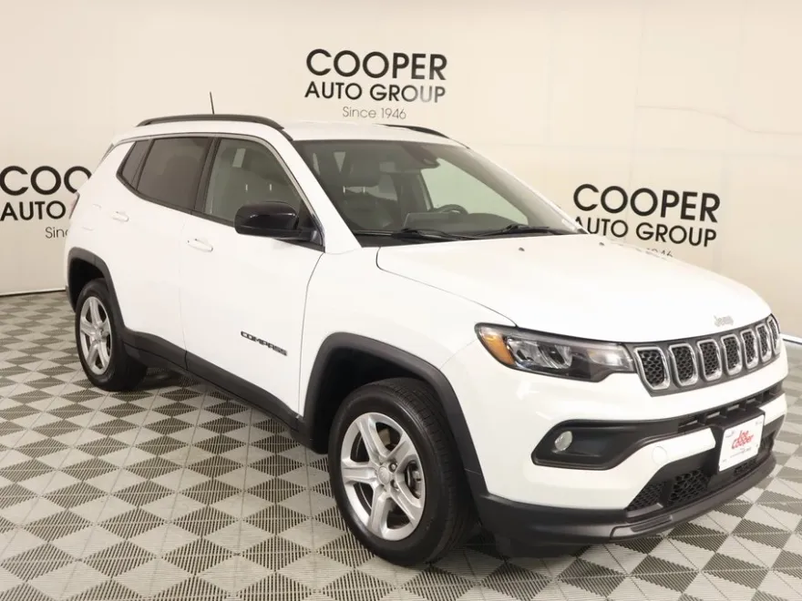 2023 Jeep Compass Latitude photo 1