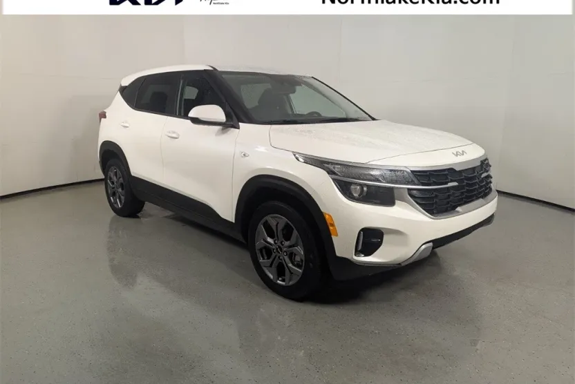 2025 Kia Seltos LX photo 1