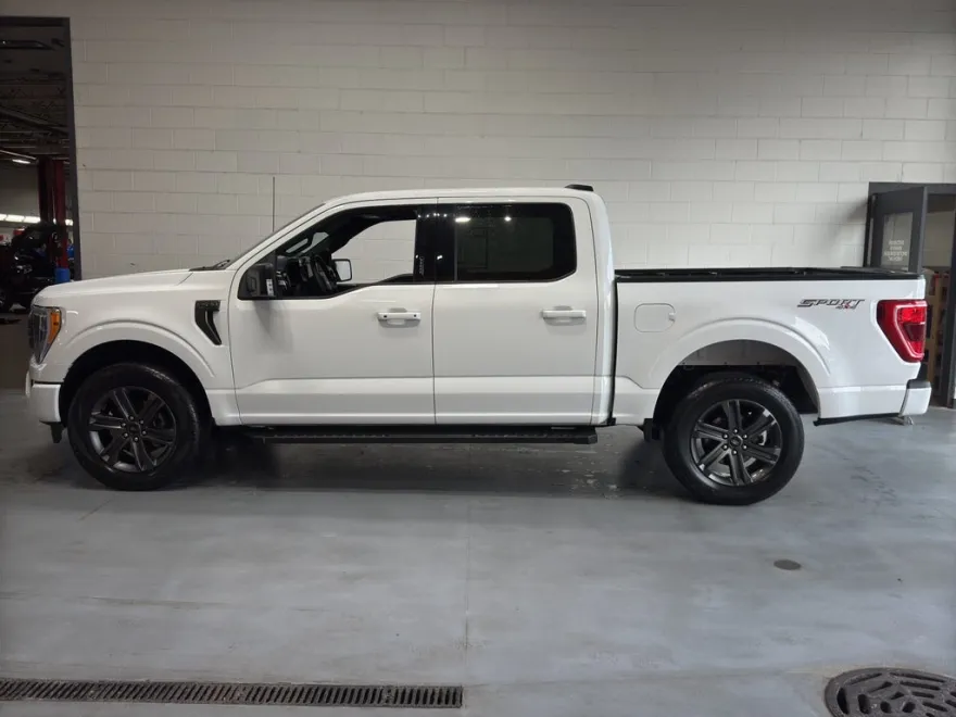 2023 Ford F-150 XLT photo 1