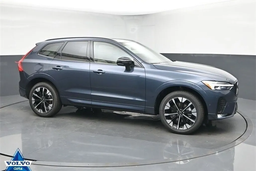 2026 Volvo XC60 B5 Plus photo 1
