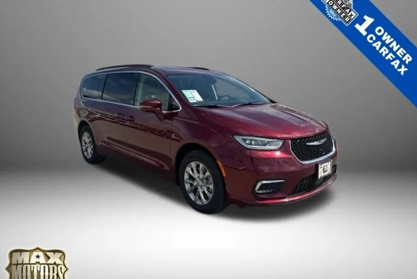 2022 Chrysler Pacifica Touring L photo 1