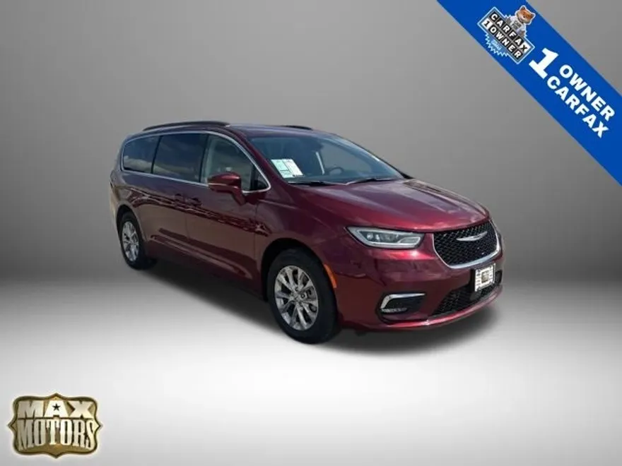 2022 Chrysler Pacifica Touring L photo 1