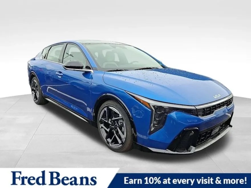 2025 Kia K4 GT-Line photo 1