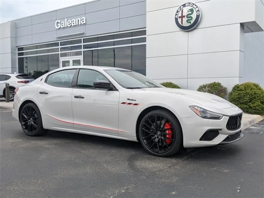 2023 Maserati Ghibli Modena Q4 photo 1