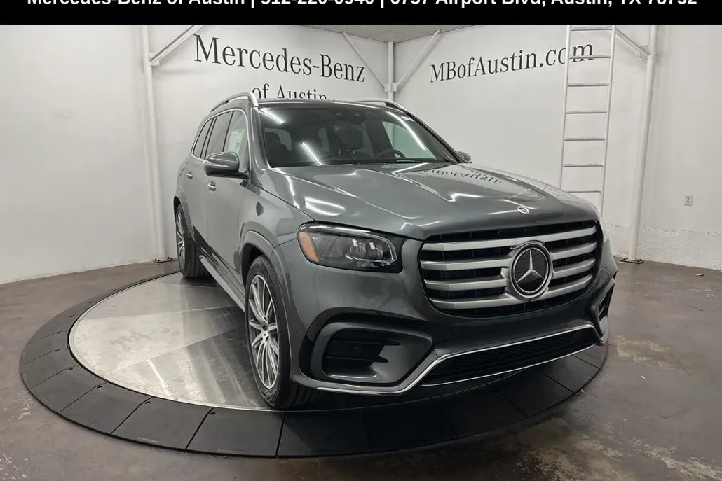 2025 Mercedes Benz GLS 450 4MATIC photo 1