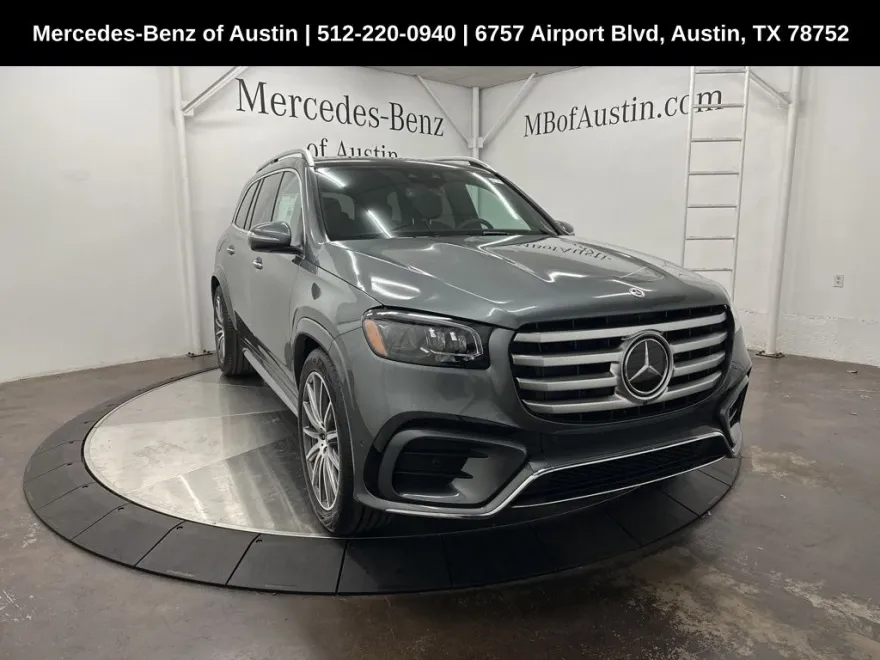 2025 Mercedes Benz GLS 450 4MATIC photo 1