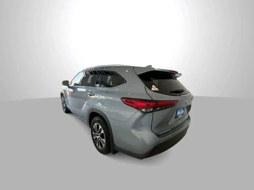 2021 Toyota Highlander Hybrid XLE photo 1
