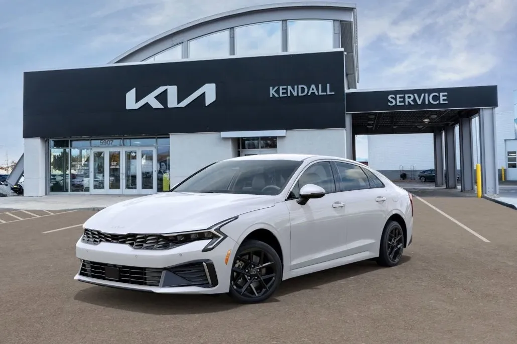 2025 Kia K5 LXS photo 1