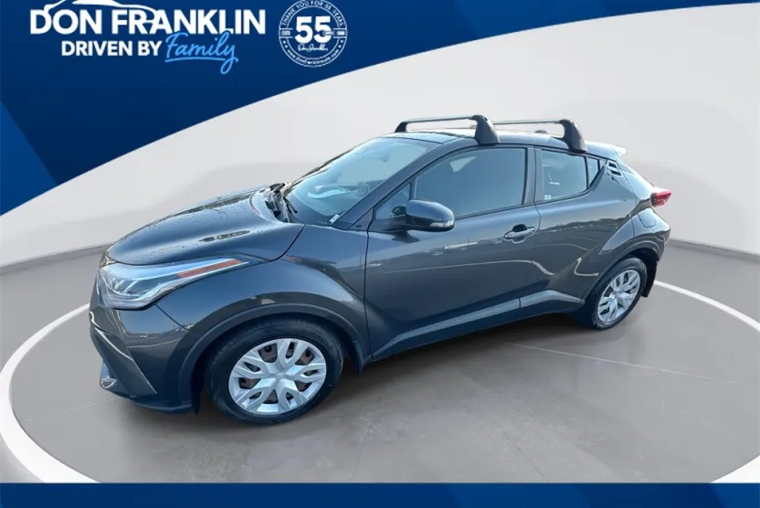 2021 Toyota C-HR LE photo 1