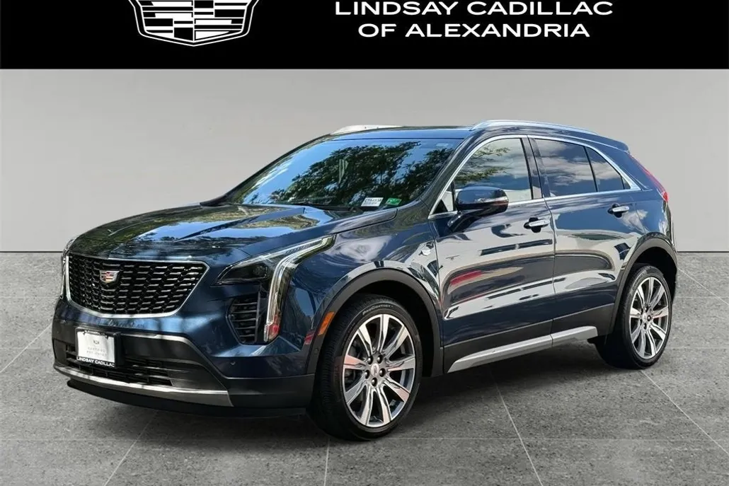 2022 Cadillac XT4 Premium Luxury photo 1