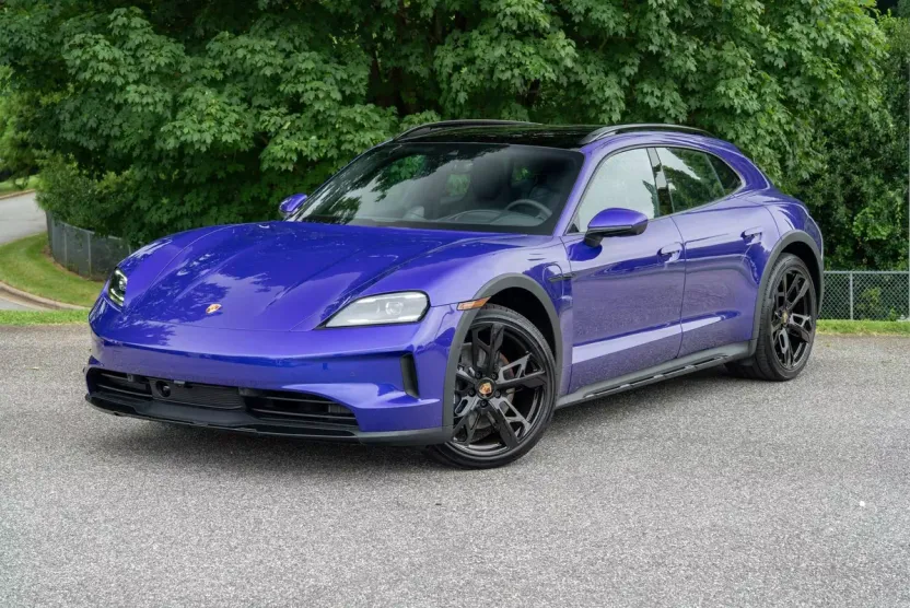 2025 Porsche Taycan 4 Cross Turismo photo 1