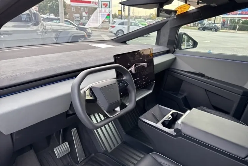 2024 Tesla Cybertruck Cyberbeast photo 1