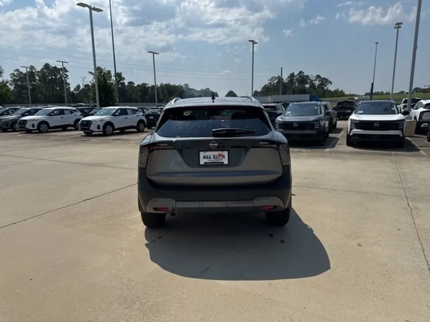 2026 Nissan Kicks SV photo 1