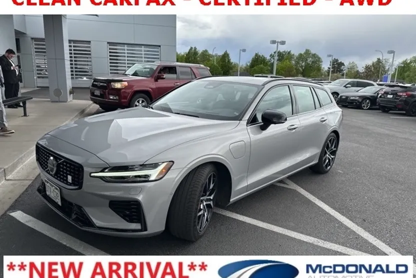 2023 Volvo V60 Recharge T8 Polestar photo 1