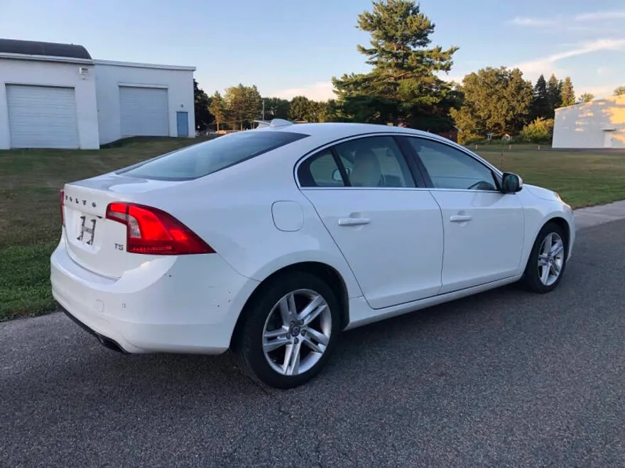 2015 Volvo S60 T5 Drive-E Premier Plus photo 1