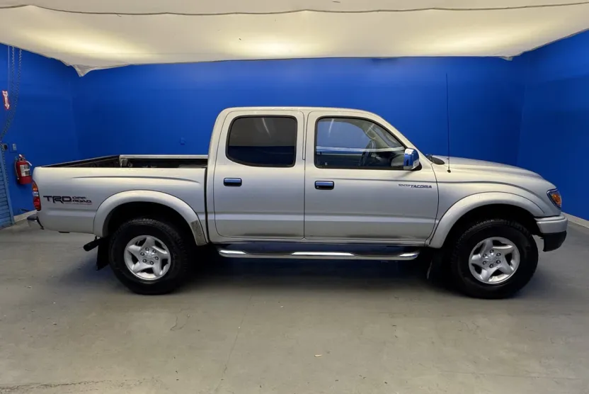 2002 Toyota Tacoma PreRunner photo 1