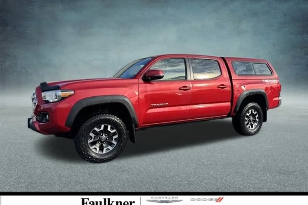2016 Toyota Tacoma TRD photo 1